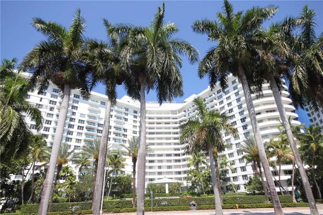 5161 Collins Ave 902-1