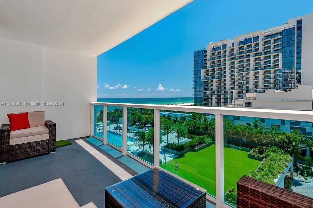 2301 Collins Ave 703-1