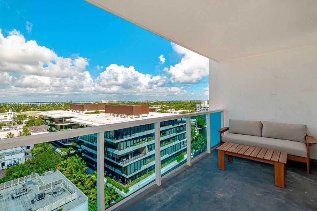 2301 Collins Ave 1137-1