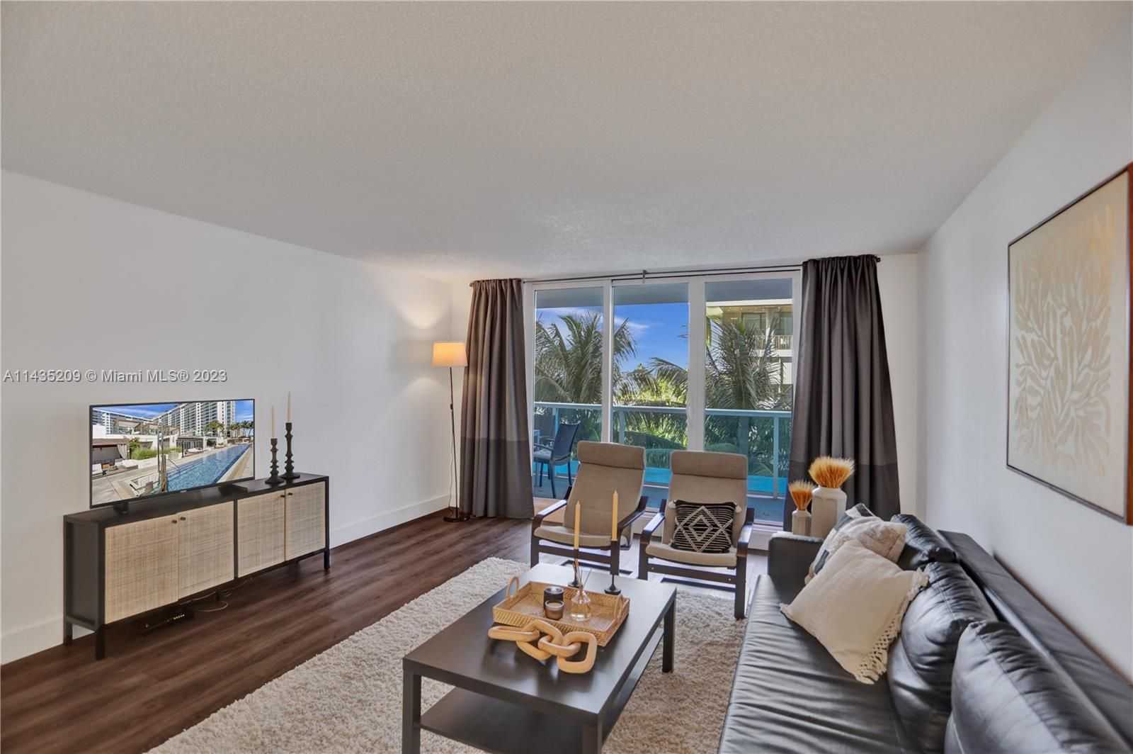 2301 Collins Ave 333-1