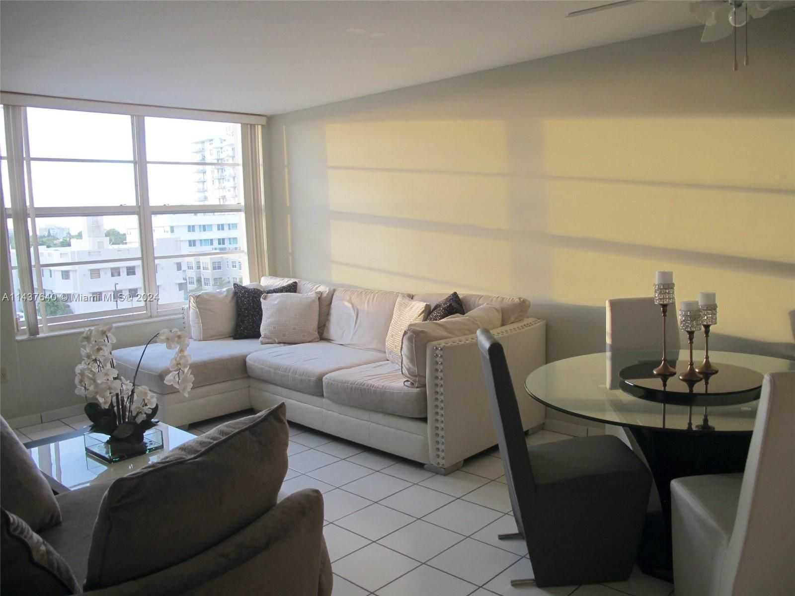 2899 Collins Ave 648-1