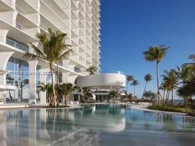 16901 Collins Ave 1402-1