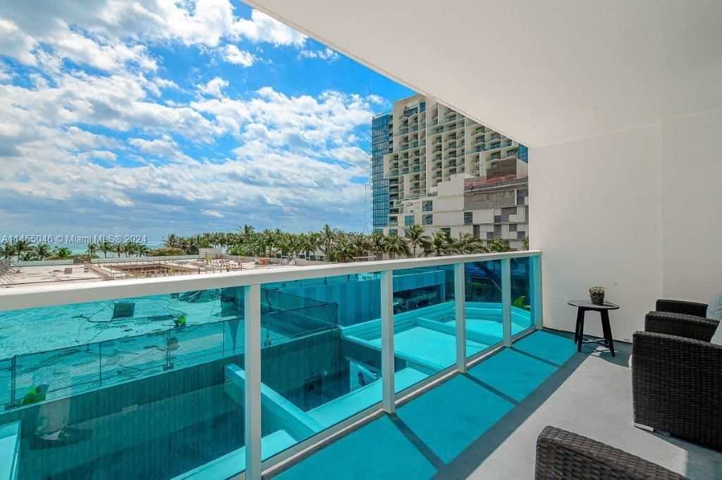 2301 Collins Ave 341-1