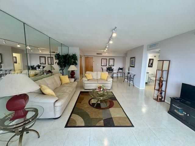 9195 Collins Ave 512-1