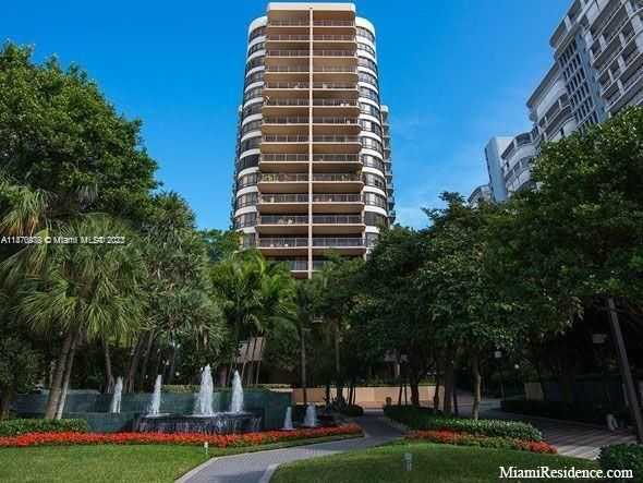 10175 Collins Ave 307-1