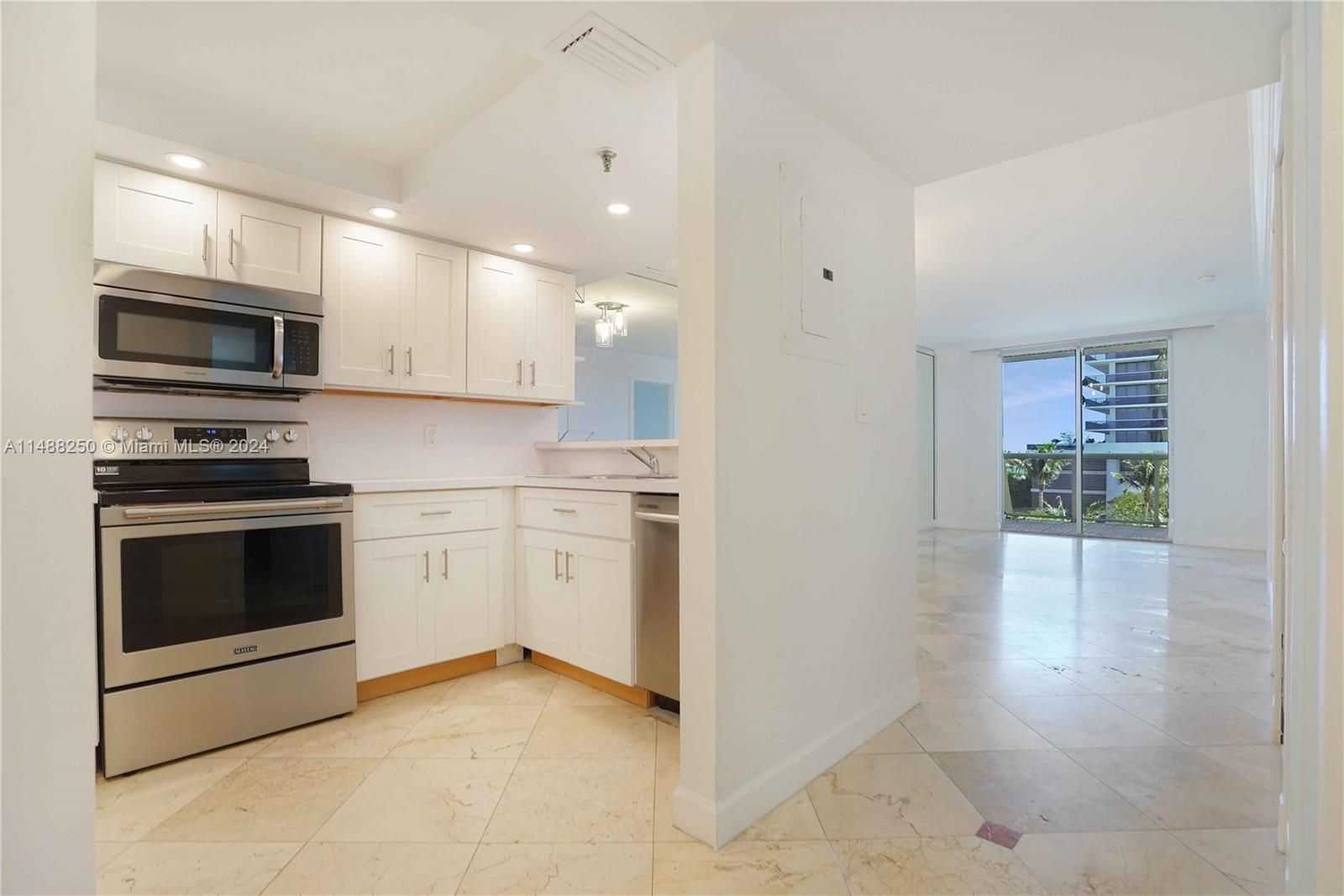 5880 Collins Ave 502-1