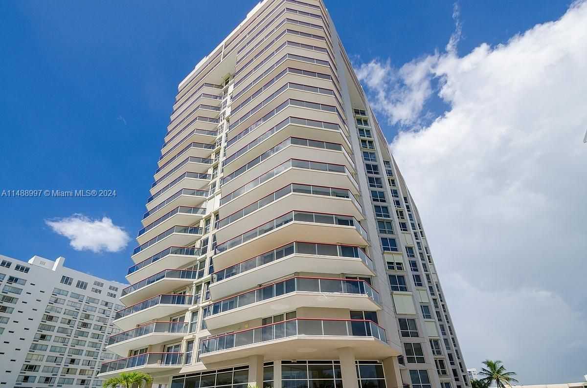 6767 Collins Ave 602-1