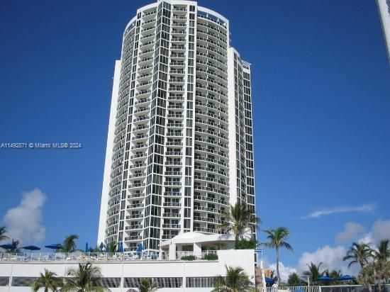 18001 Collins Ave 508-1