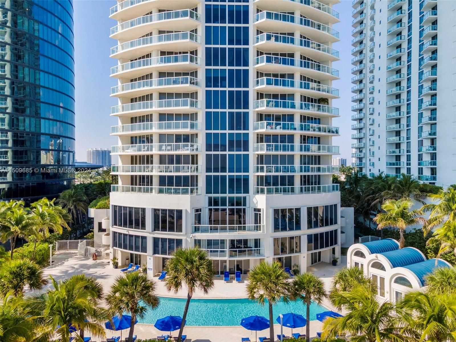 18671 Collins Ave 404-1