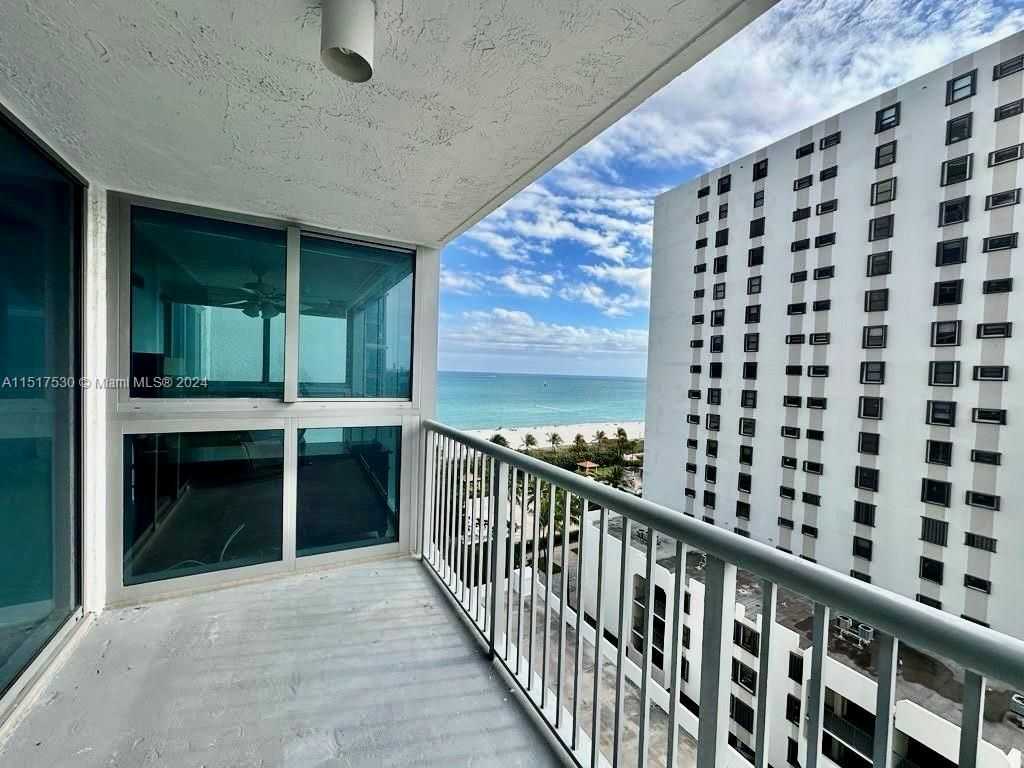 2655 Collins Ave 1208-1