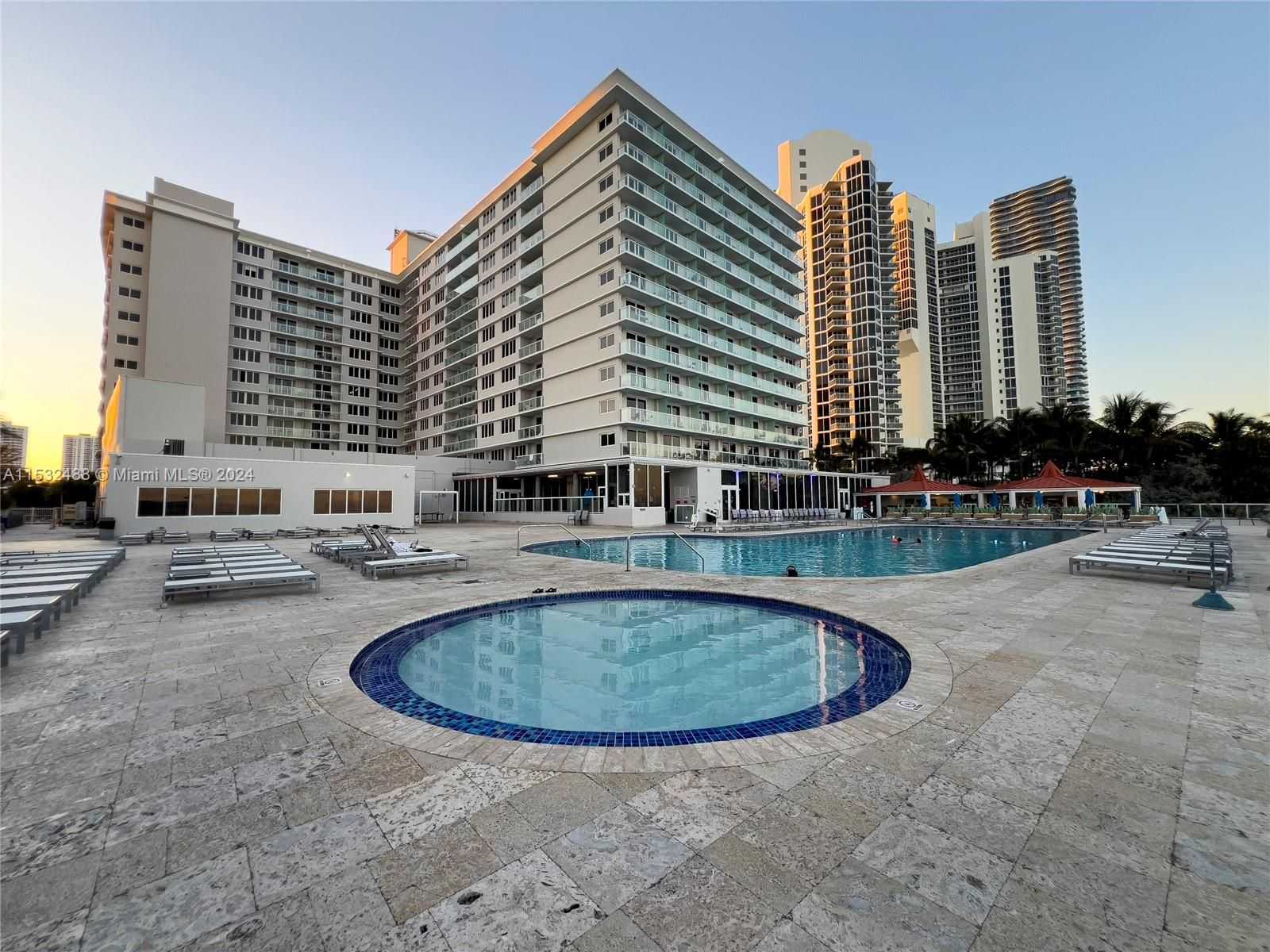 19201 Collins Ave 321-1