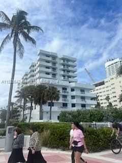4301 Collins Ave 907-1