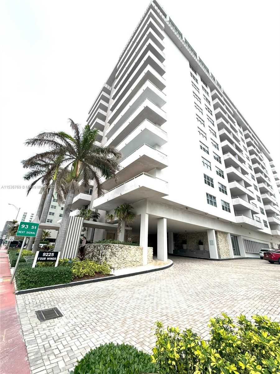 9225 Collins Ave 907-1