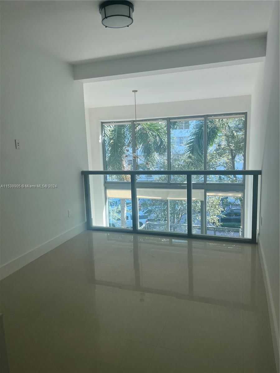 6000 Collins Ave 307-1