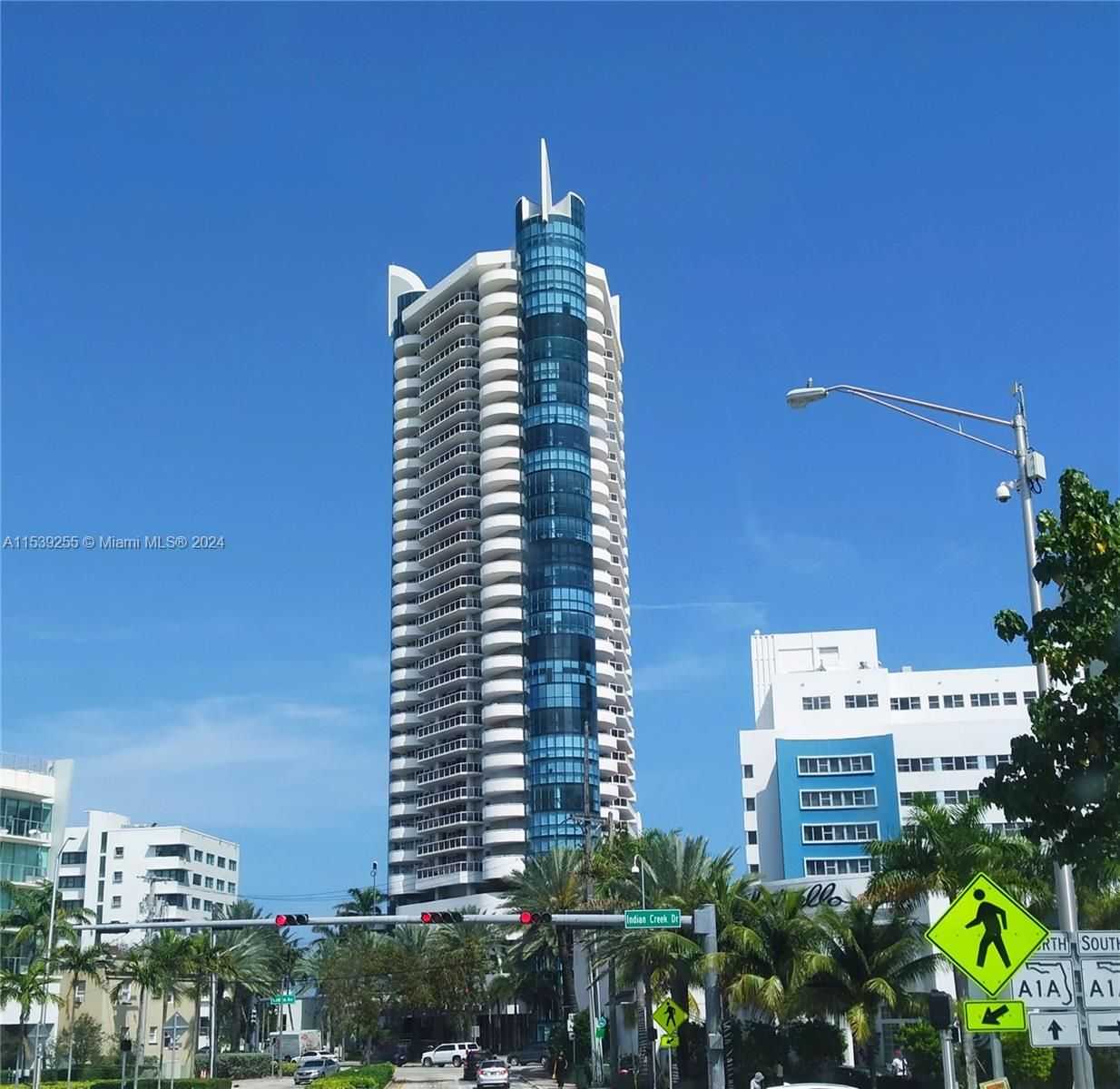 6301 Collins Ave 901-1