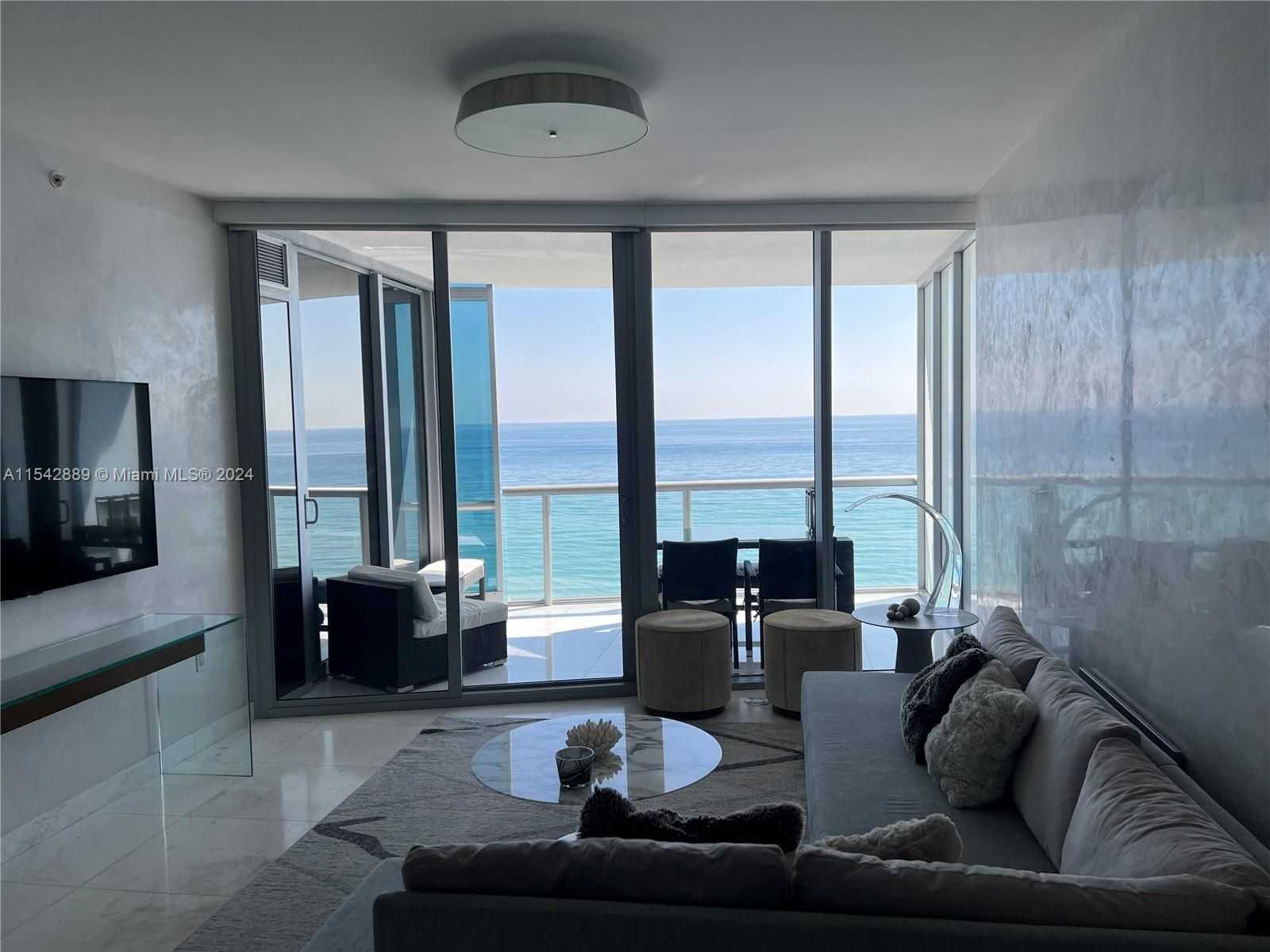 17121 Collins Ave 903-1