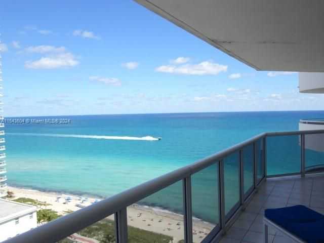 6301 Collins Ave 2208-1