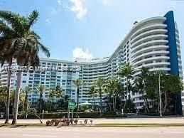 5151 Collins Ave 427-1