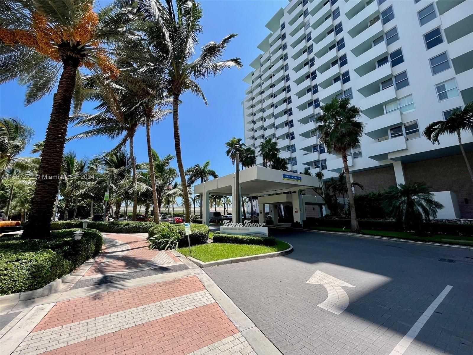 2899 Collins Ave 815-1