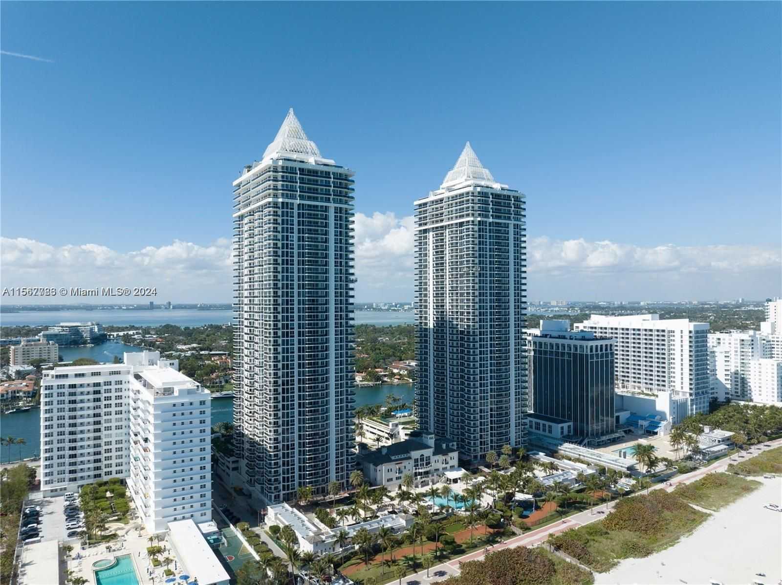 4779 Collins Ave 2203-1