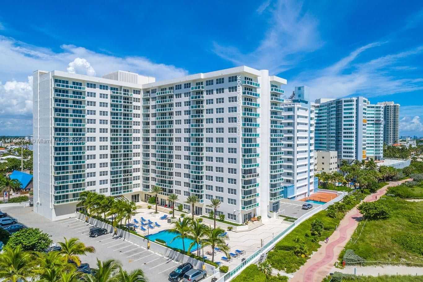 6917 Collins Ave 903-1