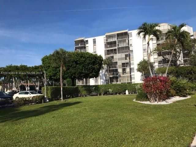 20500 W Country Club Dr 308-1