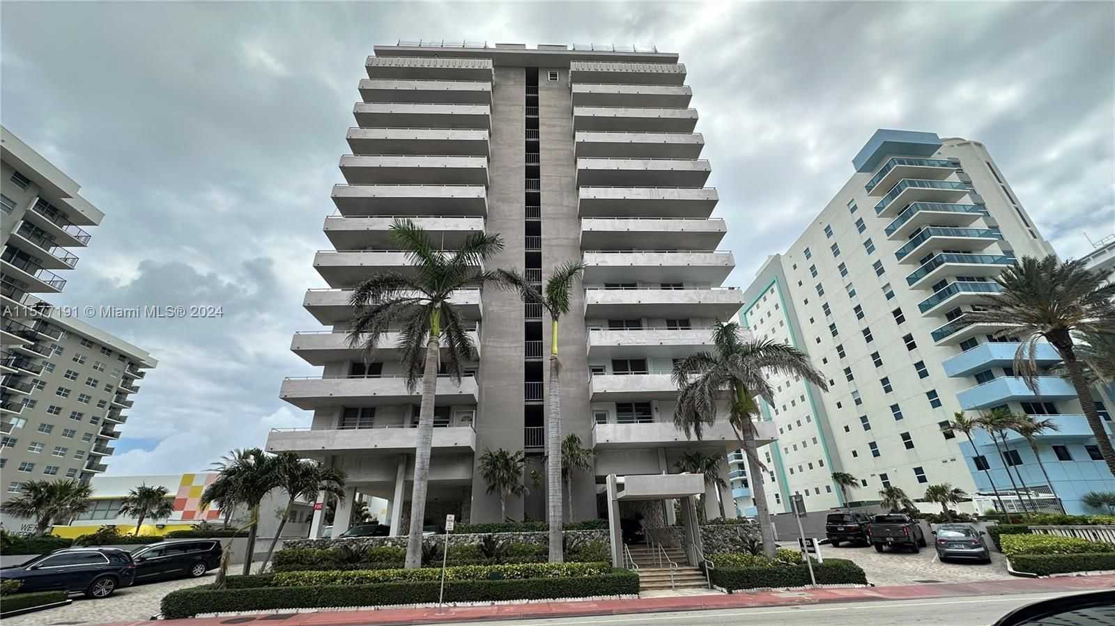 9225 Collins Ave 711-1