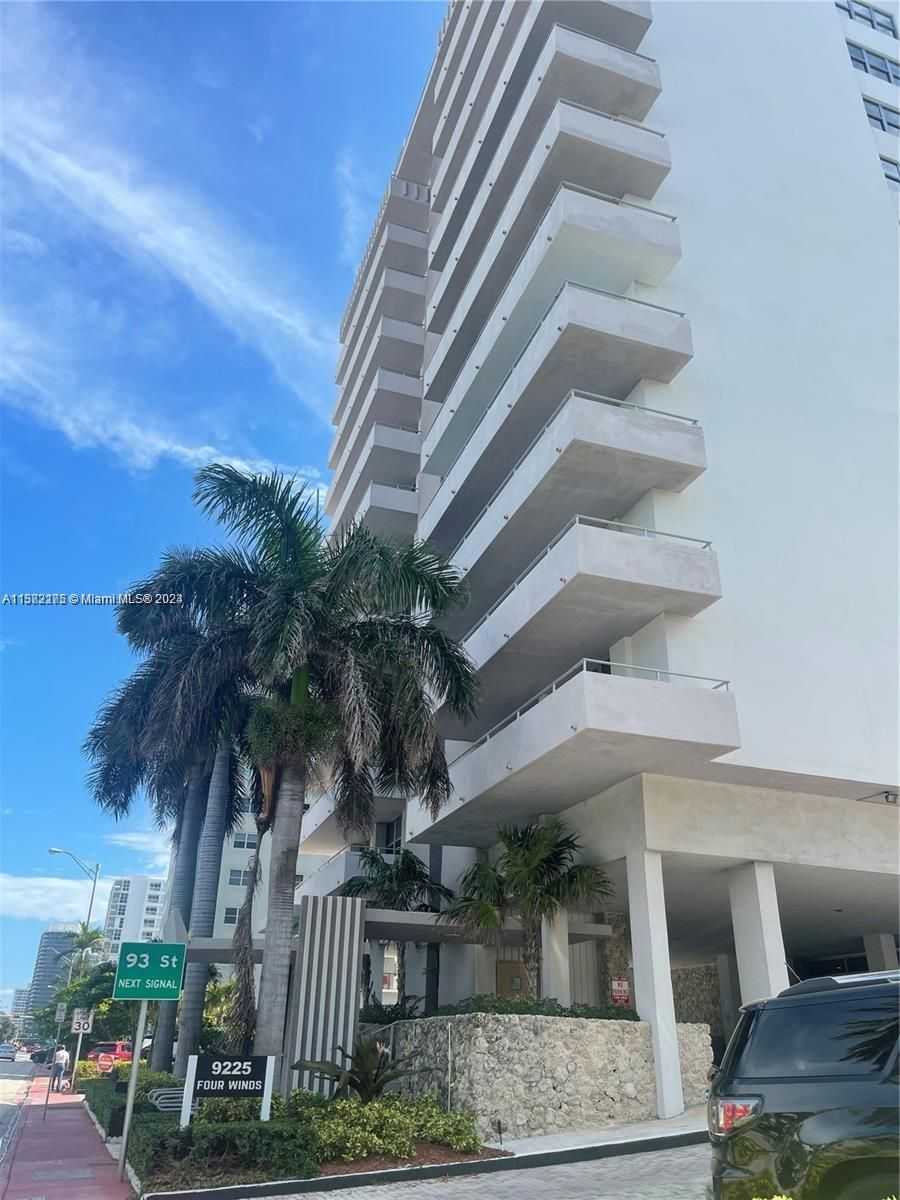 9225 Collins Ave 1009-1