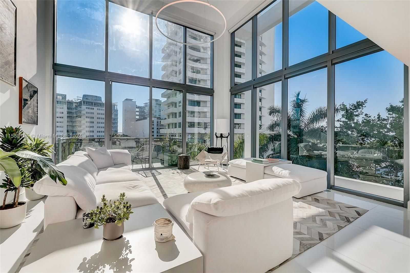6000 Collins Ave 502-1