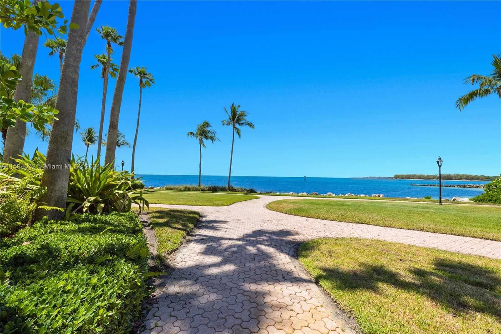 15212 Fisher Island Dr 15212-1
